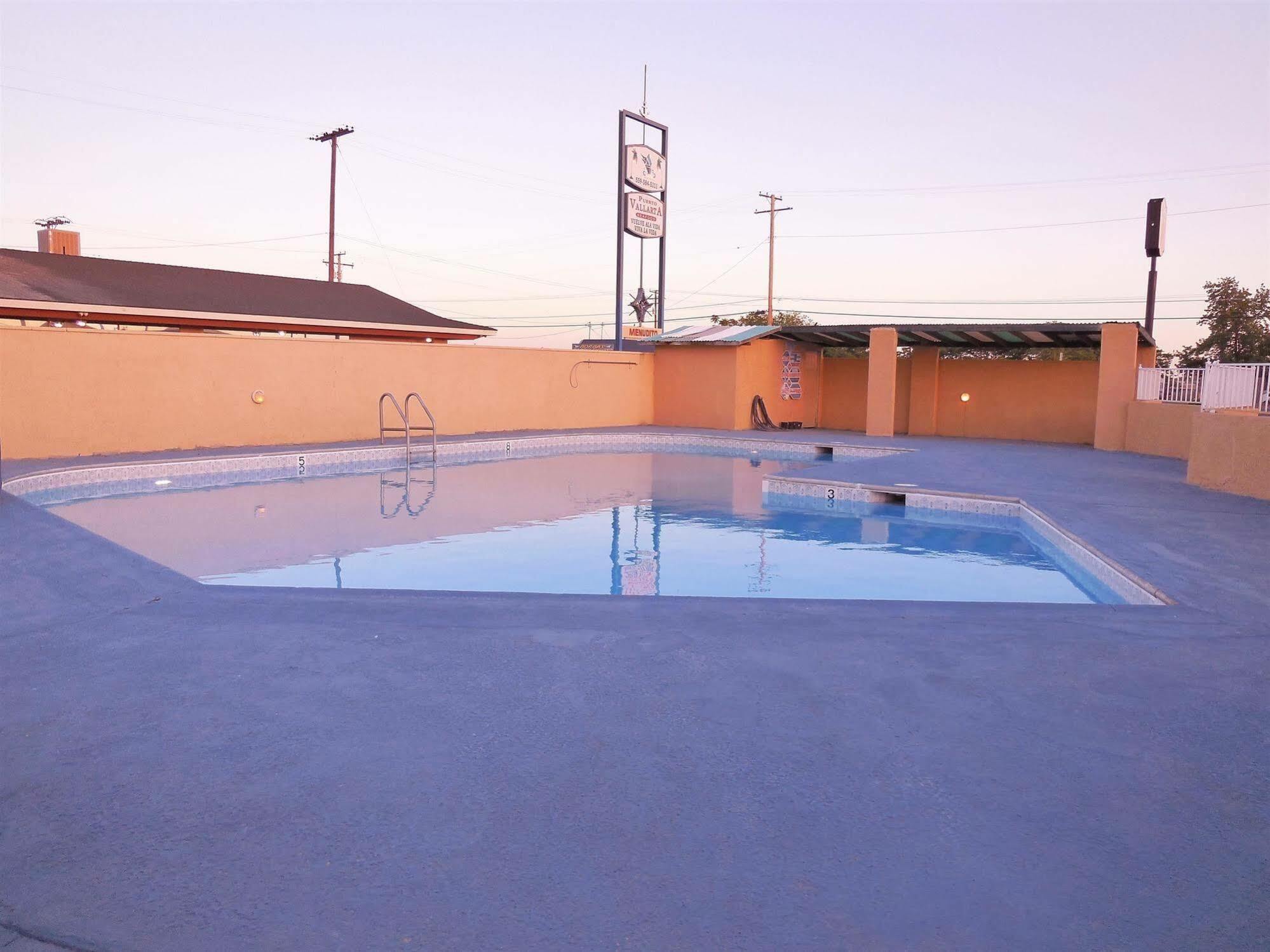 Americas Best Value Inn Hanford Buitenkant foto